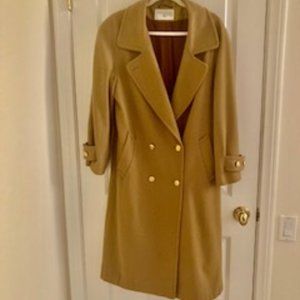 International Scene, DarkCamel colored wool Coat. Size 9/10 Front button closure